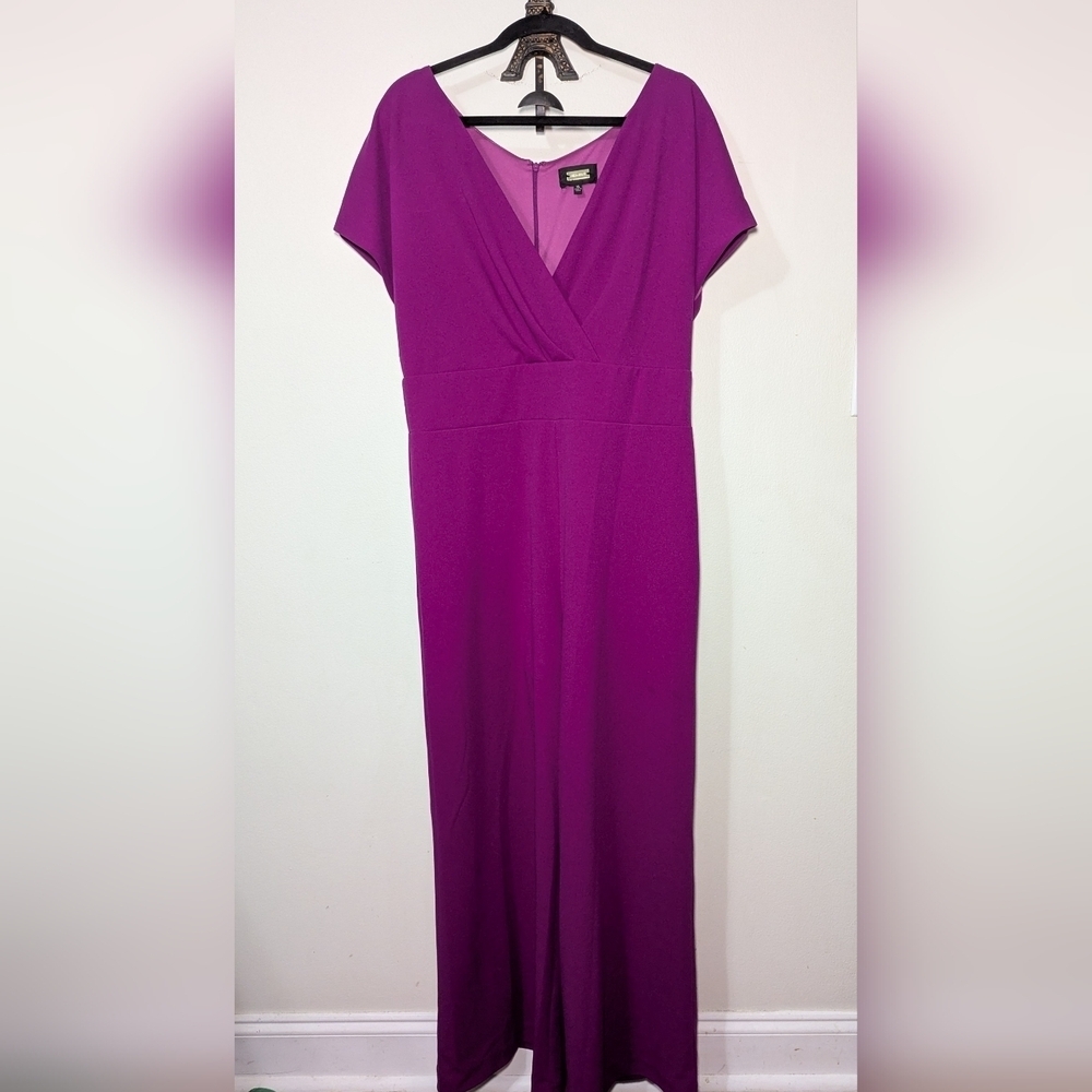 Alexia Admor Magenta V-Neck Jumpsuit Women's size XL